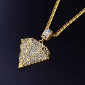 Collier hip hop chaîne cubaine dorée avec pendentif triangulaire serti de cristaux