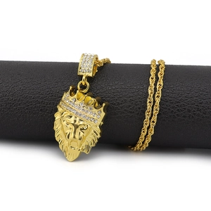Collana con ciondolo testa di leone hip hop in oro con corona e strass scintillanti