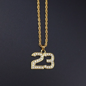 Collier Pendentif Numéro 23 Hip Hop pour Hommes Femmes Alliage Plaqué Or avec Strass Chaîne Torsadée Bijoux Streetwear