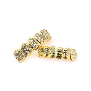 Volledige set hiphop grillz met gouden plating en micro-pave zirkonia-stenen voor tanden