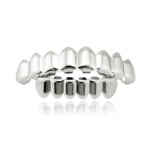 Set de grillz hip hop en plata pulida con 8 dientes arriba y 6 abajo en fondo blanco