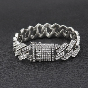 Bracciale a catena cubana larga 20mm color argento con strass scintillanti e fibbia quadra