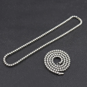 Dettaglio catena tennis argento 5mm con fila singola di zirconi cubici rotondi