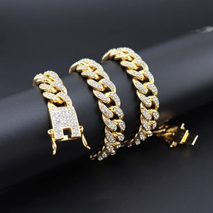 Collana a catena cubana dorata da uomo con strass scintillanti in stile hip hop