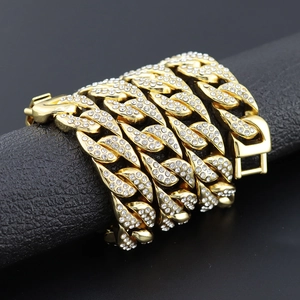 Collana a catena cubana placcata in oro Hip Hop per uomo con strass brillanti ghiacciati