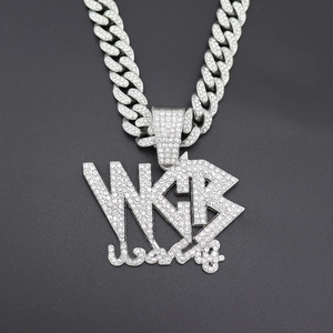 Collier Pendentif Lettre WKB Hip Hop Iced Out Alliage Argent Strass Grand Charme Bijoux Streetwear pour Hommes Garçons