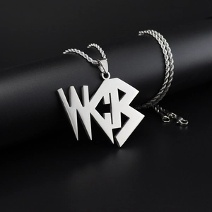 Collier Pendentif Lettre en Acier Inoxydable Hip Hop Streetwear Style Punk Chaîne Torsadée Bijoux pour Hommes Femmes Fête