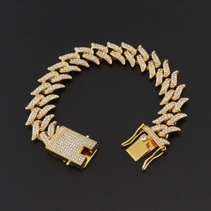 Chaîne cubaine de 15mm dorée style hip hop avec épines et pavage complet de diamants