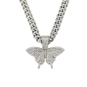 Chaîne cubaine hip-hop avec pendentif papillon serti de cristaux brillants ton argenté