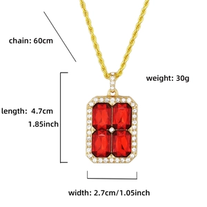 Détails du pendentif rubis carré hip hop avec dimensions de 4,7 cm sur 2,7 cm