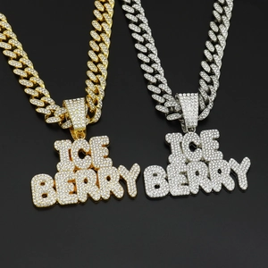 Pendentifs ICEBERRY sertis avec chaînes cubaines de 12mm en finitions or et argenté