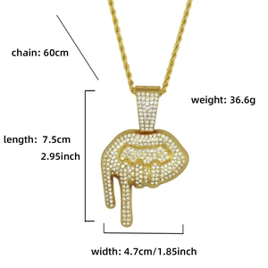 Collier hip hop doré avec pendentif lèvres dégoulinantes glacées et dimensions de 60cm