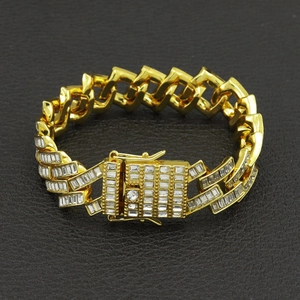 Braccialetto a Maglia Cubana Hip Hop in Lega con Zirconia Baguette Catena per Uomini Donne Gioielli di Moda per Festa di Club