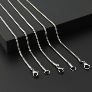 Minimalistische Schlangenkette aus Edelstahl Polierte runde Gliederkette für Herren Damen Unisex Halsschmuck Täglich Zubehör