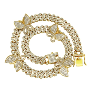 Chaîne cubaine 12mm plaqué or avec papillons glacés et strass brillants pour femmes