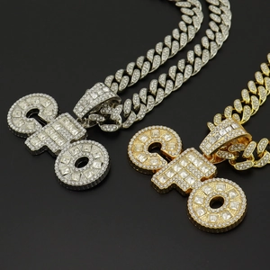 Collares con colgante CEO de diamantes en oro y plata con cadena de eslabones