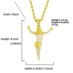Dimensions détaillées du pendentif Jésus doré serti de strass avec chaîne de 60cm