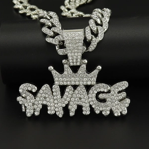 Silberne SAVAGE Halskette mit Krone und Kunststeinen für Hip-Hop-Mode und Schmuck
