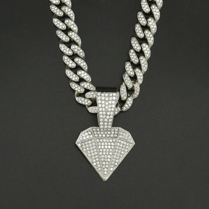 Collier hip-hop argenté avec chaîne cubaine et pendentif en forme de diamant
