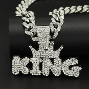Collana con Pendente a Corona King Hip Hop Iced Out in Lega con Strass Catena Cubana a Corda Gioielli Streetwear per Uomo Donna