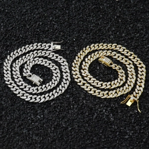 Colliers chaîne cubaine 10mm glacés en finitions or et argent avec des strass brillants