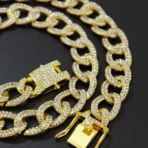 Eisige 13mm goldene kubanische Gliederkette mit Strasssteinen und Klappverschluss