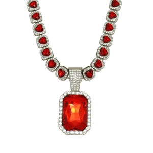Chaîne cubaine hip hop avec strass coeur rouge et grand pendentif rubis rectangulaire