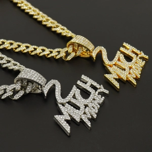 Collier maille cubaine hip hop avec pendentif lettre 2 MUCH en or et en argent