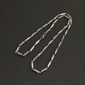 Collier chaîne losange 3mm en acier inoxydable argenté avec fermoir mousqueton sûr