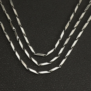 Collier chaîne industrielle en acier inoxydable 3mm avec maillons torsadés argentés