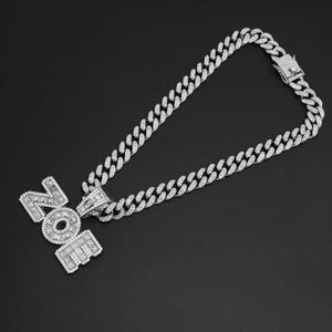 Collar plateado ZOE con colgante de corona y cadena cubana de estilo hip-hop
