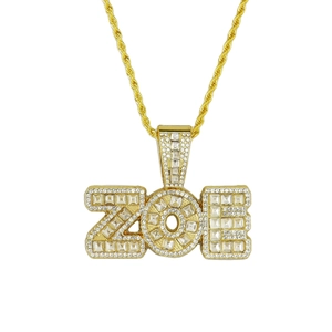 Collar hip hop dorado con colgante corona letra ZOE e incrustaciones de strass