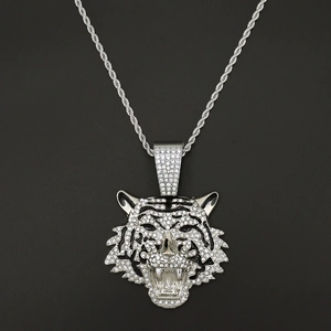 Collier avec pendentif tête de tigre hip hop glacé avec chaîne argentée et cristaux