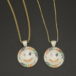 Collier Pendentif Visage Souriant Hiphop Cuivre Plaqué Or Zircone Colorée Arc-En-Ciel Rond Bijoux Pour Hommes Et Femmes