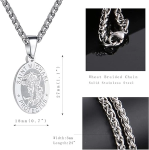 Vue détaillée du pendentif Saint Michel et de la chaîne blé de 3mm en acier inoxydable
