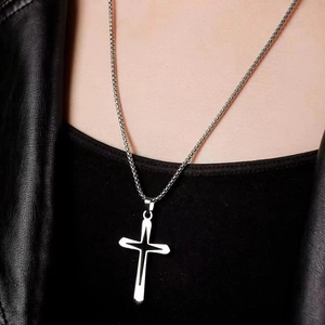 Collier Pendentif Croix Évidée Acier Inoxydable Minimaliste Lumière Étoilée Chaîne Box Streetwear Bijoux Unisexe