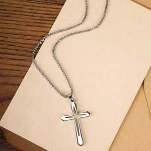 Collar con colgante de cruz de estrella hueca en acero inoxidable plateado minimalista