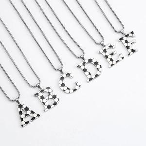 Colliers en acier inoxydable avec pendentifs alphabet texture football de A à F