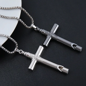 Colliers pendentifs croix sifflet fonctionnels en acier inoxydable argenté et noir avec chaîne
