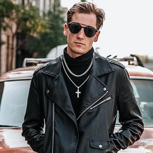 Collier double épaisseur argenté avec pendentif croix et chaîne gourmette style hip-hop