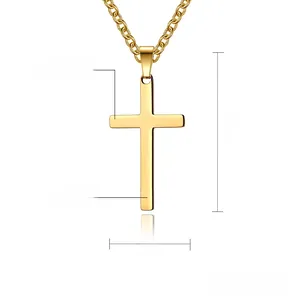 Detaillierte Makroansicht von 30mm hochglanzpoliertem Gold-Edelstahl-Kreuzanhänger
