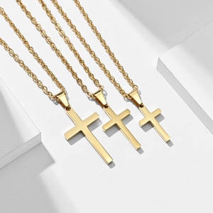 Minimalistische goldene Kreuzanhänger aus Edelstahl in drei Größen für Damen und Herren