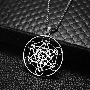 Pendentif cube de Métatron en acier inoxydable argenté sur chaîne à billes et cuir noir