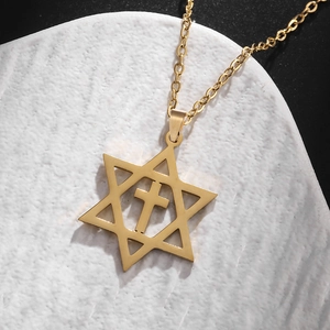 Collier en acier inoxydable doré poli avec pendentifs étoile hexagramme creuse et croix