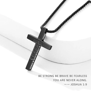 Collier croix minimaliste en acier inoxydable noir avec gravure Joshua pour hommes
