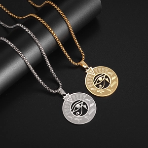 Collier égyptien avec pendentif œil d'Horus en or et argent et hiéroglyphes gravés