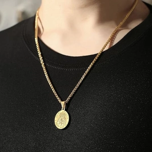 Collana con ciondolo San Francesco in acciaio inossidabile con catena a spiga su modello