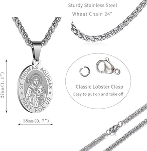 Détail du pendentif St Thomas d'Aquin avec chaîne blé de 24 pouces et fermoir homard