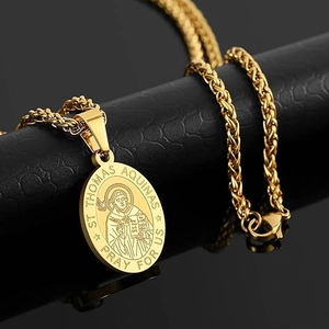 Collier médaillon ovale Saint Thomas d'Aquin doré avec chaîne épi en acier inoxydable