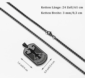 Detailansicht der schwarzen Edelstahl-Hundemarke mit Bundesadler und genauen Maßen der Kette